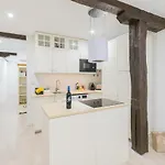 Apartment Beautiful Old Town By Next Stop